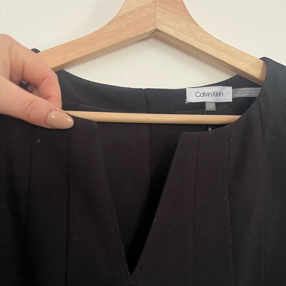 Calvin Klein Women's Black Shift Dress with Gold-Tone Hardware | NWT | Size 8 - Picture 5 of 14